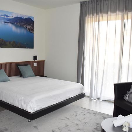 Baia Delle Rose Via Roma 111 Apartment คอสตา โวลปิโน ภายนอก รูปภาพ