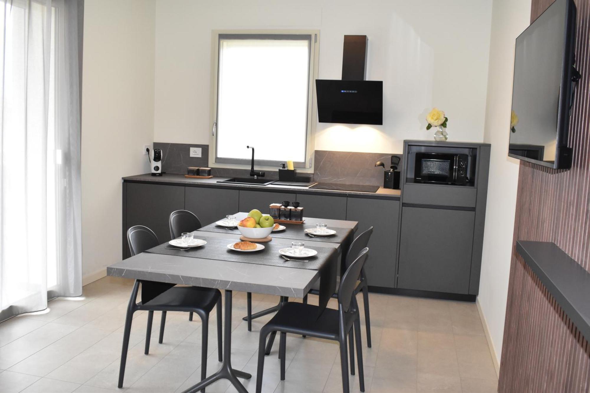 Baia Delle Rose Via Roma 111 Apartment คอสตา โวลปิโน ภายนอก รูปภาพ