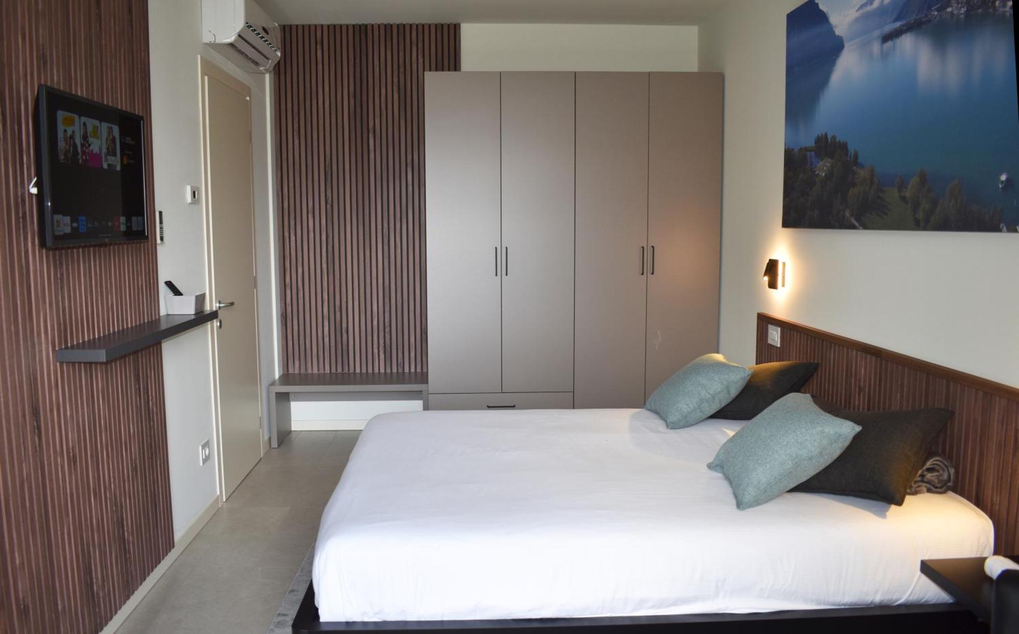 Baia Delle Rose Via Roma 111 Apartment คอสตา โวลปิโน ภายนอก รูปภาพ